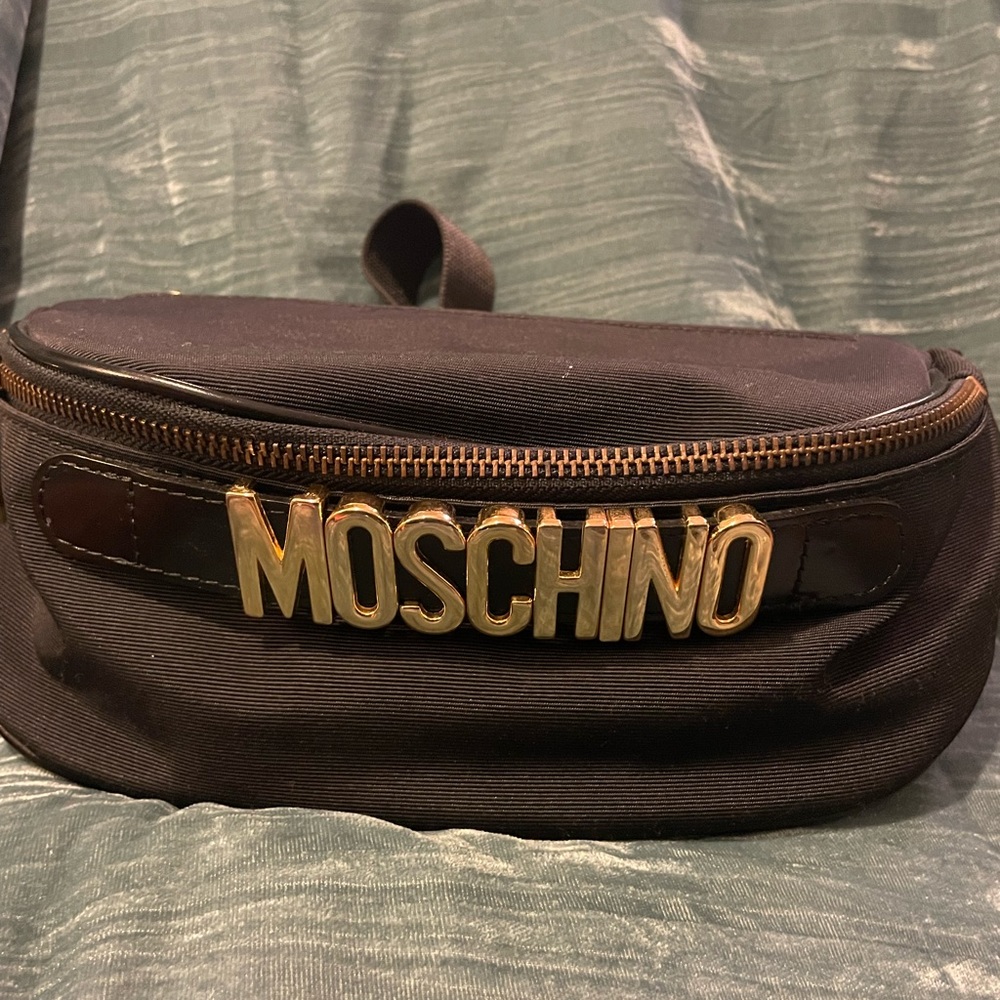 NWOT Moschino Belt Bag